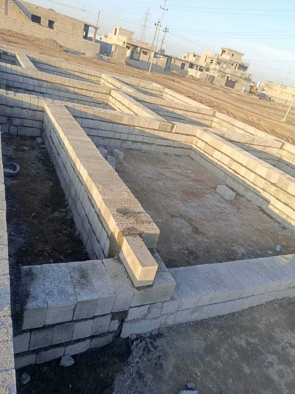 السلام عليكم 
اساس بيت للبيع المساحة 250 متر 
الموقع الحويجة قبل سيطرة دخول الحويجة قرب معمل العجم مقابل مطعم نبراس
السعر 12 مليون وبي مجال
للاستفسار 📞📞 ‏‪***********‬‏

