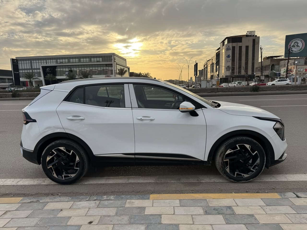 تحيه طيبه السلام عليكم ورحمة

كيا سبورتج 2024 خليجي ضمان الشركة الدولية

ماشيه8 ألف 

مكينة 2000 دوش 
المواصفات❗️
بصمه تشغيل 
بصمه ابواب 
ترحيب
شاشه كامره 
شفتات ستيرن
تحكم ستيرن 
اوتو هولد
حساس خلفي أمامي 
هندبريك بصمة
مقاعد كهرباء 2 
تدفىه كشنات 
مري شفط 
قيادة ذاتي 
ويل 20
لد خلفي 
لايت عدسه 
شاحن وإير لس 
رقم بغداد شرط تحويل مباشرة 
أي استفسار ***********
***********
المكان بغداد الدورة
