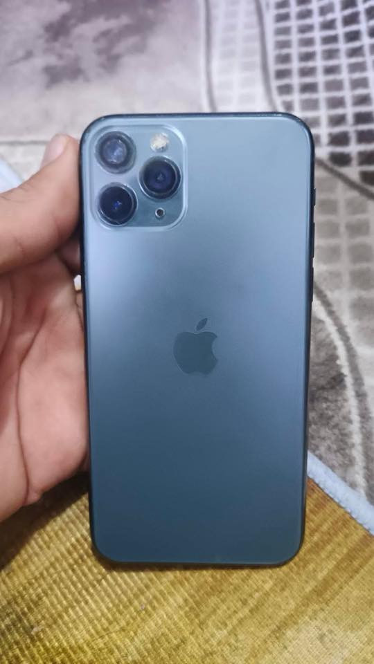 ايفون 11 برو
اللون : زيتوني 
الذاكره : 64
البطارية : 90%
جهاز نضيف ما مبدل بي ايشي بس البطاريه شويه منفوخه بس ما ماثره على الجهاز ولا مبينه
***********_موجود واتساب
