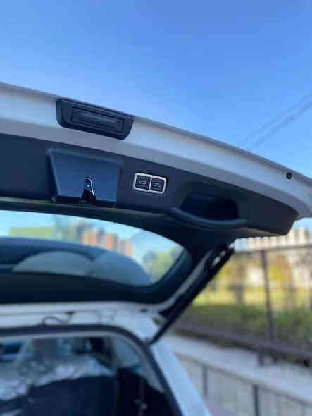 السلام عليكم 
للبيع فقط سورنتو موديل 2024
ماشية 18000 k
مكفولة السيارة من الصبغ والحادث
داتا شو 
بانوراما 
تبريد 3 قطع 
ومواصفات بعد ماعرفها كل الصور كدامك
سيارة مال بيت جديدة بعدها 
رايدها ب33:500$ قفل 
مكان سيارة بغداد الكرادة وهذا رقمي 
***********
