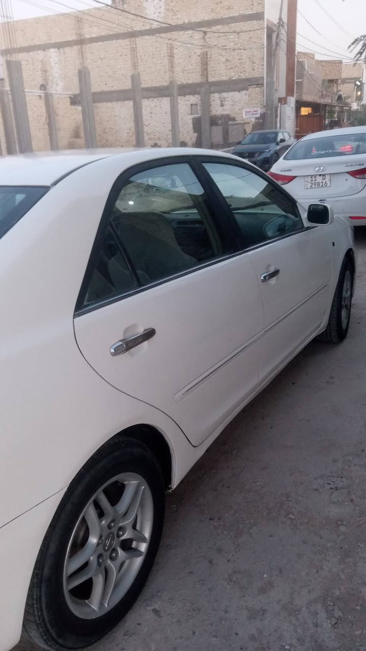 كمري 2004 مصبوغه عام جماليه ممكفوله من كل حادث فقط باب خلفي السائق تخم تاير مكينه حداديه  غيرمتواجد ع الفيس الاتصال بالرقم *********** السعر90 ورقه لشراي بيه مجال قليل  العنوان نجف السهله
