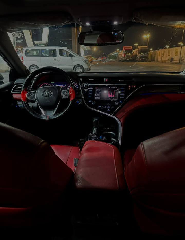 السلام عليكم
كامري موديل 2018 للبيع فقط 
فول مواصفات للأخير 
عداد 47 ميل
كلشي موضح بل سونار 
رقم السيارة أربيل قديم
السعر 195 ورقه
الاستفسارات مع صاحب السياره الرقم 
*********** صاحب السياره
