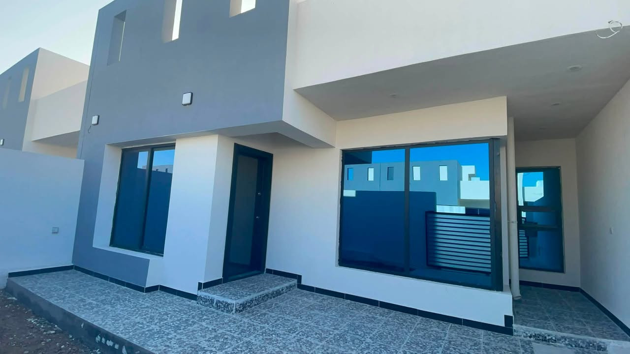 السلام عليكم 
بيت في مجمع حوراء بغداد 
طابق واحد بلوك ١٨ الزون الاول 
جاهز للسكن 
مقدمة ١٢٧ مليون والباقي دفعات سنوية كل سنة ٢٠ مليون 
اكرر البيت جاهز للسكن
واتساب ***********
