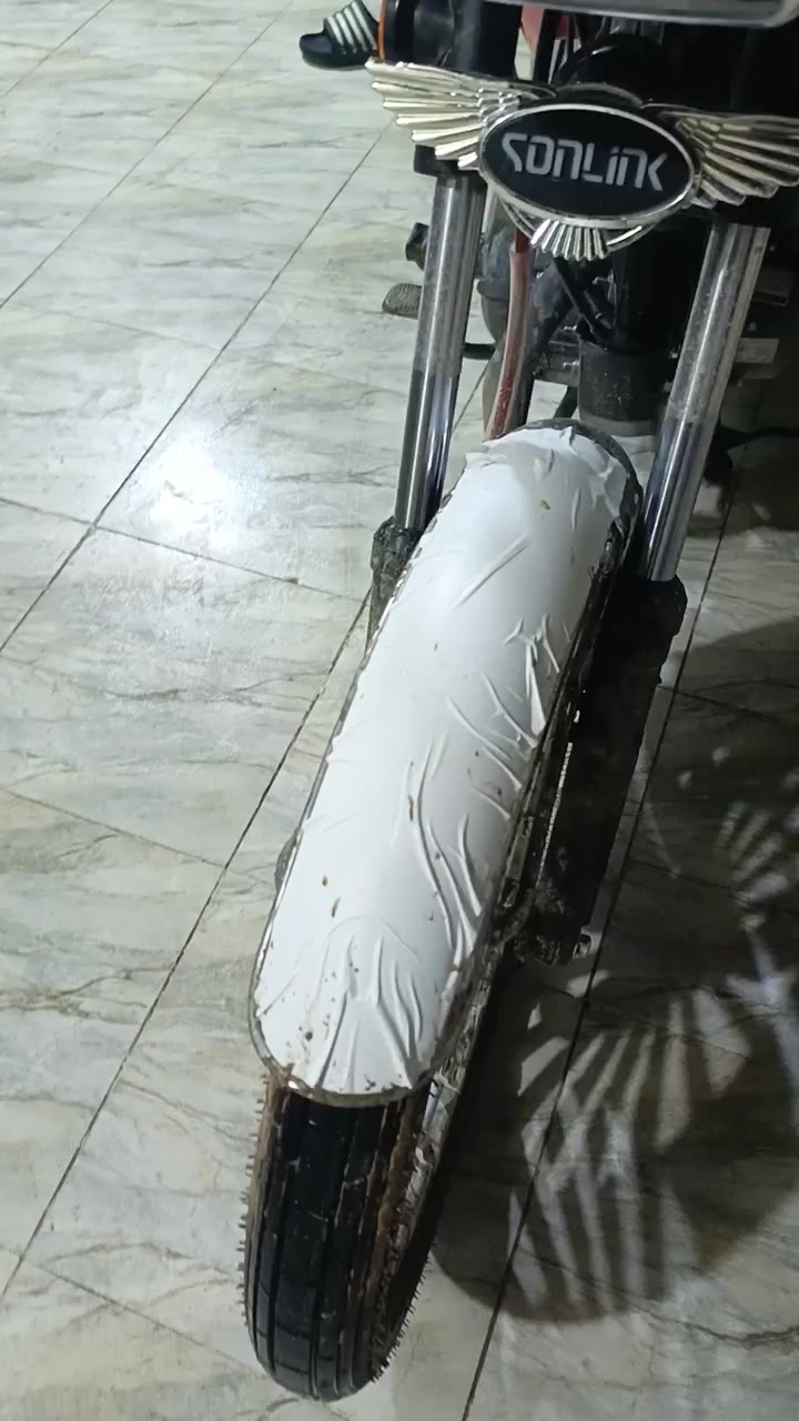 السلام عليكم دراجه للبيع سيفان سونك 25 برتقالي اللون لون المحرك اسود ضاغطه وزنجيل  المحرك 200  جديد مصالئ شهر من مستخدم  شاشه لمس + التشغيل عن بعد العنوان بعقوبة الهويدر السعر خاص ادخل ودال ***********
