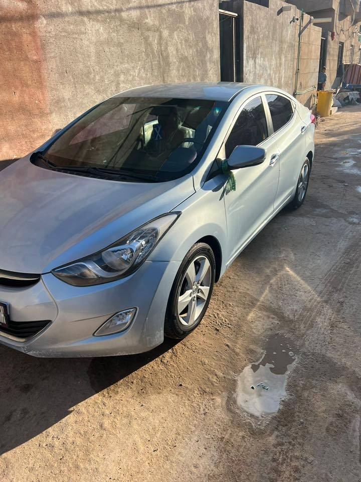 النترا موديل 14 كصه جنطه ارقام شمالي السعر 52 و بيها مجال قليل للبيع فقط المكان بصره سياره جاهزه تبريد تدفئه حداديه جديده ***********
