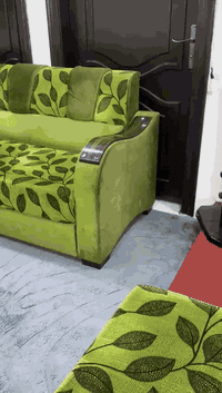 السلام عليكم للبيع قنفات ديوان عدد 5 متكون من قنفات كبار عدد3 وزوايه عدد2 السعر 200 وبي مجال بسيط (العنوان البصره ابو الخصيب حمدان ) رقم الهاتف ***********
