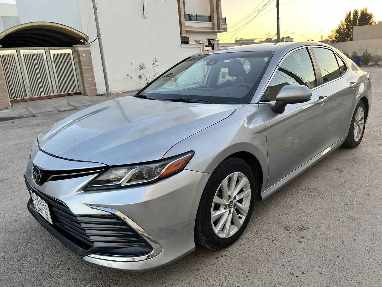 السلام عليكم للبيع فقط بدون مراوس كامري 2023 وارد أمريكي صبغ بند فقط مكانين بارد ماشيه 68 كفاله عامه من كير ومحرك صدر كلها على وضع الشركه رقم بغداد معوقين باسمنا صور الحادث موجوده بالمنشور 
السعر 172 وبيها مجال 
 ***********
