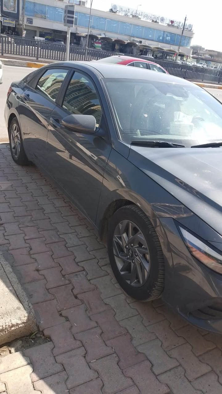 سياره النترا 2024 بيها قطعتين باب سائق خلفي جاملغ هيلال سحرە160$ *********** أربيل, العراق
