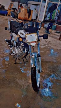 دراجه يراني موديل 25 مكينه 200sالدراجه خير من الله محتاج واريد ابيع مك...