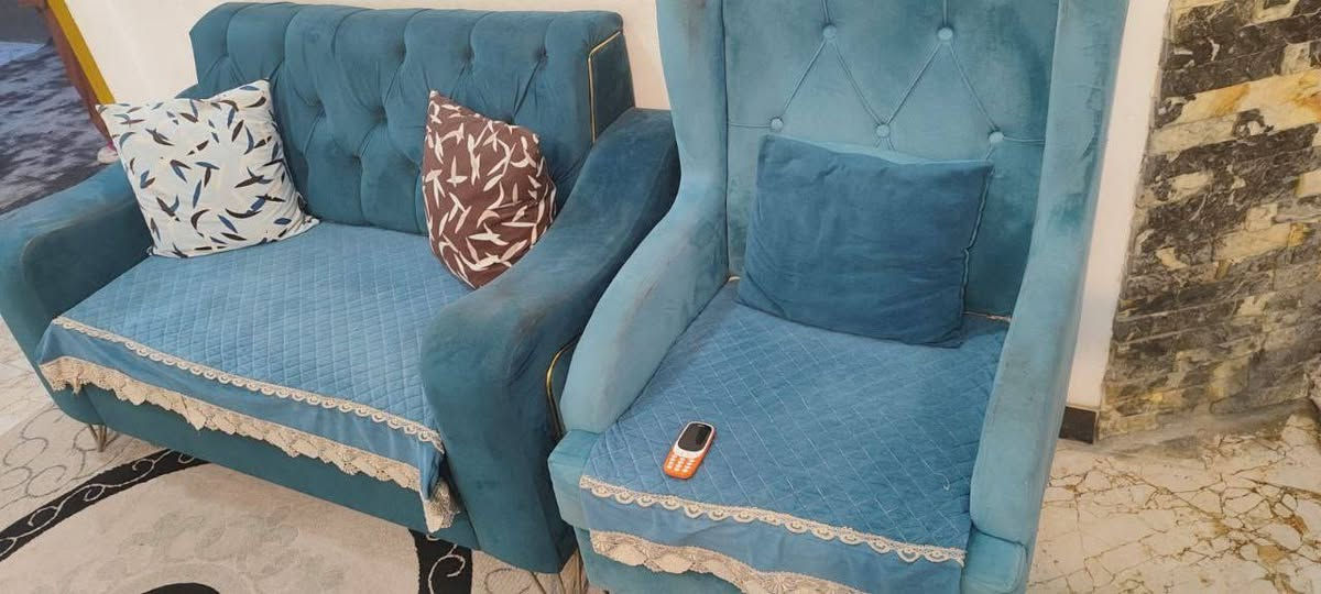 تخم تركي نظيف 10 مقاعد+ طبلات
السعر 400 قفل

***********
