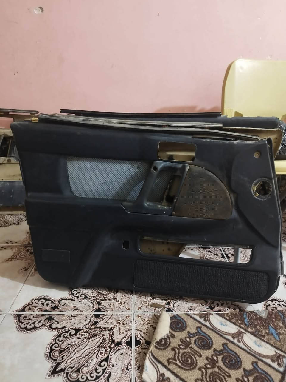 السلام عليكم
بطاين اربعه الانترا دمعه 94 السعر 50 

ماصدات وبكلايت معه مسطره وقاعدة مسجل وشباك السعر 75

 واتساب (***********)

يوجد توصيل
