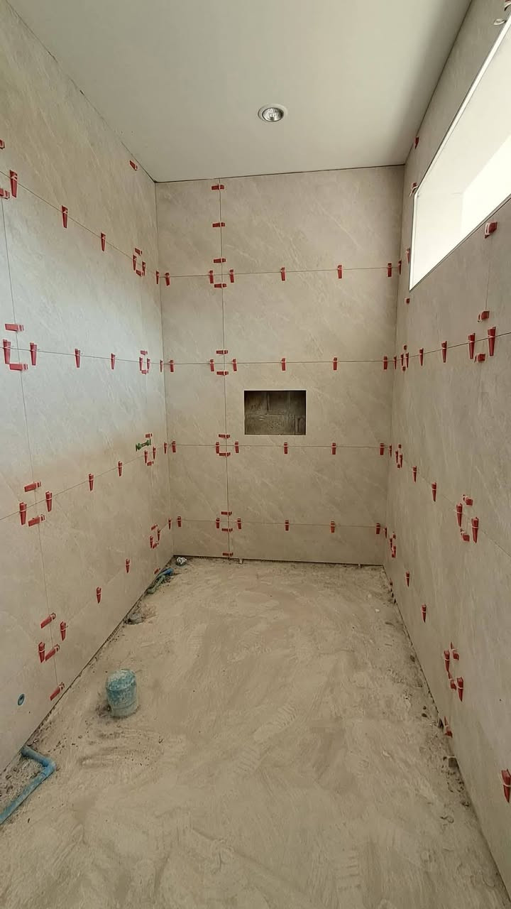 شغل درجئ.اولئ تجي شوف بعينك جداري 8 ارضي ***********
