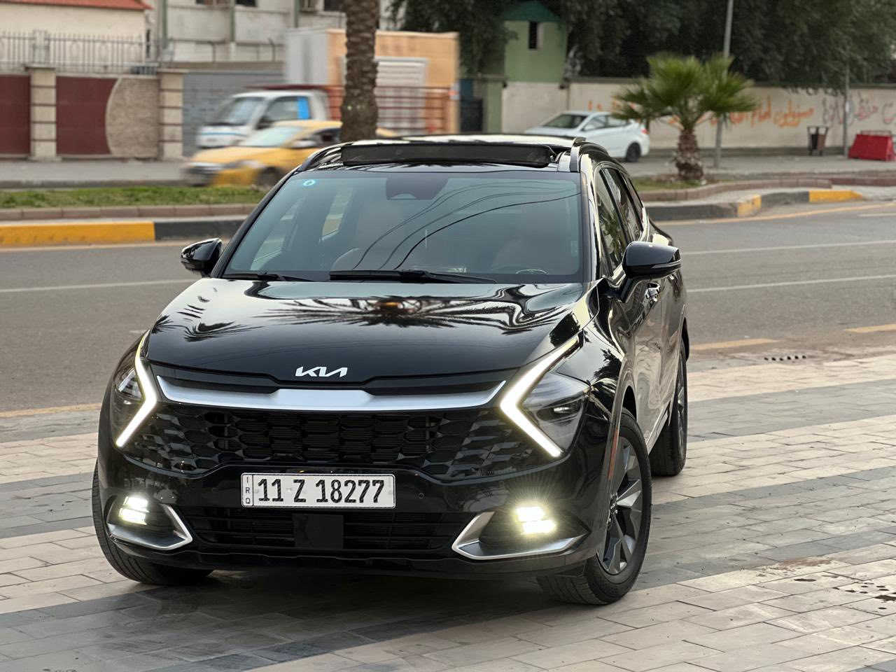 سلام عليكم كيه سبورتج وارد امريكي حادث دعاميه فقط بدون قطره صبغ الساره جديده موديل 23  ماشيه 34 فول مواصفات بانراما بصمه داخل مشمشي بلادي صندوك كهباء سياره مناقصها اي شي جاهزه باقي الموافات معروفه السعر 205 وبي مجال ***********
