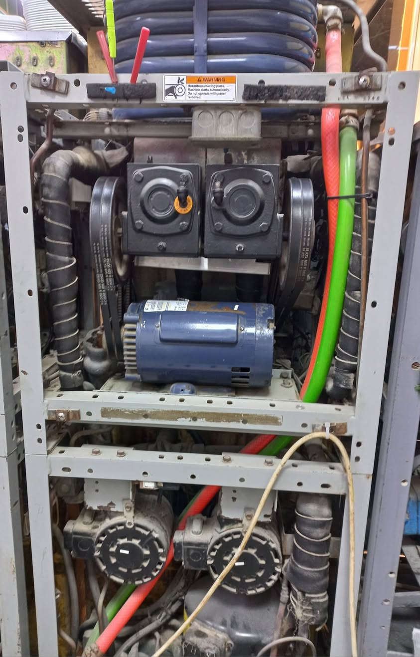 السلام عليكم .. للبيع
مكينة الكتروفريز امريكية نظيفة تبريد ماء

بغداد / 7713815820
