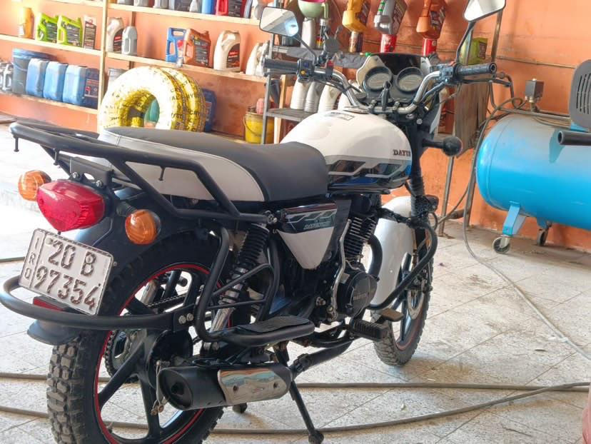 دايوان جبلي 2023 رقم وسنوية تحويل شوكت ما يعجبك الدراجة كاملة مكملة من كلشي محركهة ما مفتوح مكفول من كلشي
السعر خاص 
موجود على الفيس او اتصل على الرقم ‭0771 441 2160‬
