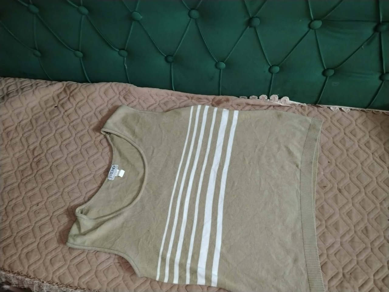 السلام عليكم شلعه بلوزات رجالي نسائي تقريباً60 قطعه شتريتهن ومابعت منهن ولا قطعه زوجي ماقبل اشتغل الي يريدهن ابيعهن اقل من سعرهن 40 الف قفل الي يريدهن يراسل هذا الرقم على الواتساب ***********
