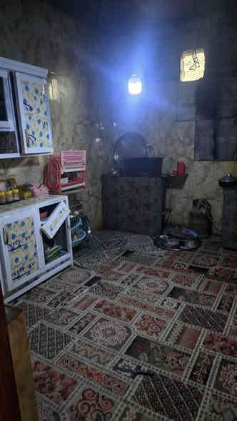 دارسكن وقف سني اصولي المساحة 200م العنوان بصره أبي الخصيب العوجه منطقه النزيله يتكون بيت من غرفتين ودواني وصاله كبيره كراج صحيات داخل وخارج سكف صبه كونكريت مسلح السعر 48مليون وبيه مجال الاستفسار أكثر اتصل أو وتساب ***********
