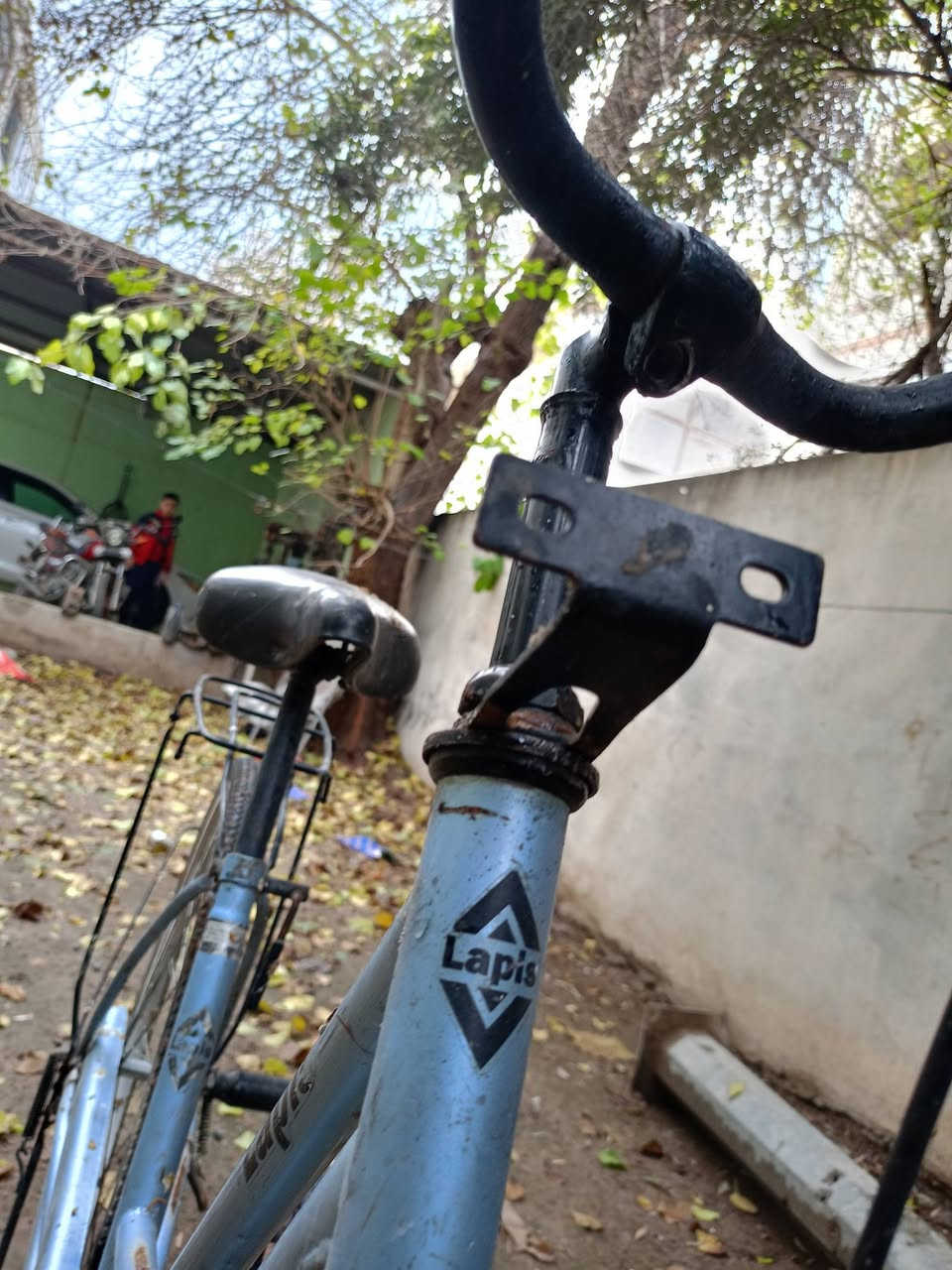 السلام عليكم بايسكل عبد الحليم سمائي ماشة مبدله اصليه الركبه يراد برغر يمسك الاستيرن
مكان شقق الخضراء
بايسكل الوردي كل شي ما بيه بس نفخ تايرات 
بايسكل الازرق بس الماكينه واكعة
بايسكل كل شي ما بيه الماكينه شويه تعبانه 
كلهم شي على شي 160 وبيهم مجال 
التواصل على ***********.  كورك
التواصل على ***********.   آسيا
