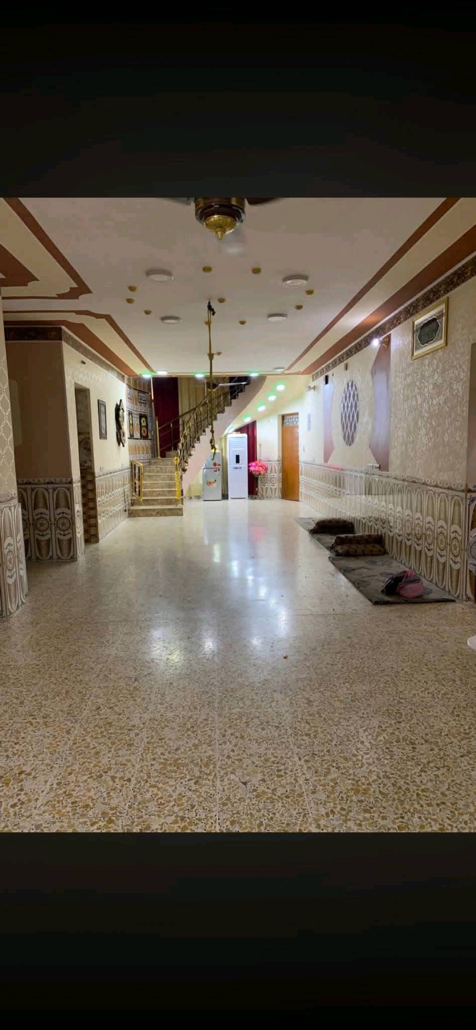 سلام عليكم
بيت للبيع مساحة لارض 3دونم مساحة البيت 1000متر

قضاء عامرية الصمود مجاور جسر لعناز 

مع بستان يتكون من 120شرة برتقال 30 رمان و10ليمون 

و10 نخلات و10تفاح

يتكون من 4غرف 5×5

استقبال 8×5

صاله 16×4,5

مطبخ داخلي ومطبخ خارجي 

ومخزن خارجي 

كامل كله مابي اي نقص

بناء حجر وسنه البناء (2022)

سعر 125مليون بي مجال 

الأرض طابوا زراعي سند 25

الاستفسار عله الأرقام التالية (‏‪***********‬‏)واتساب 
(***********) اتصال