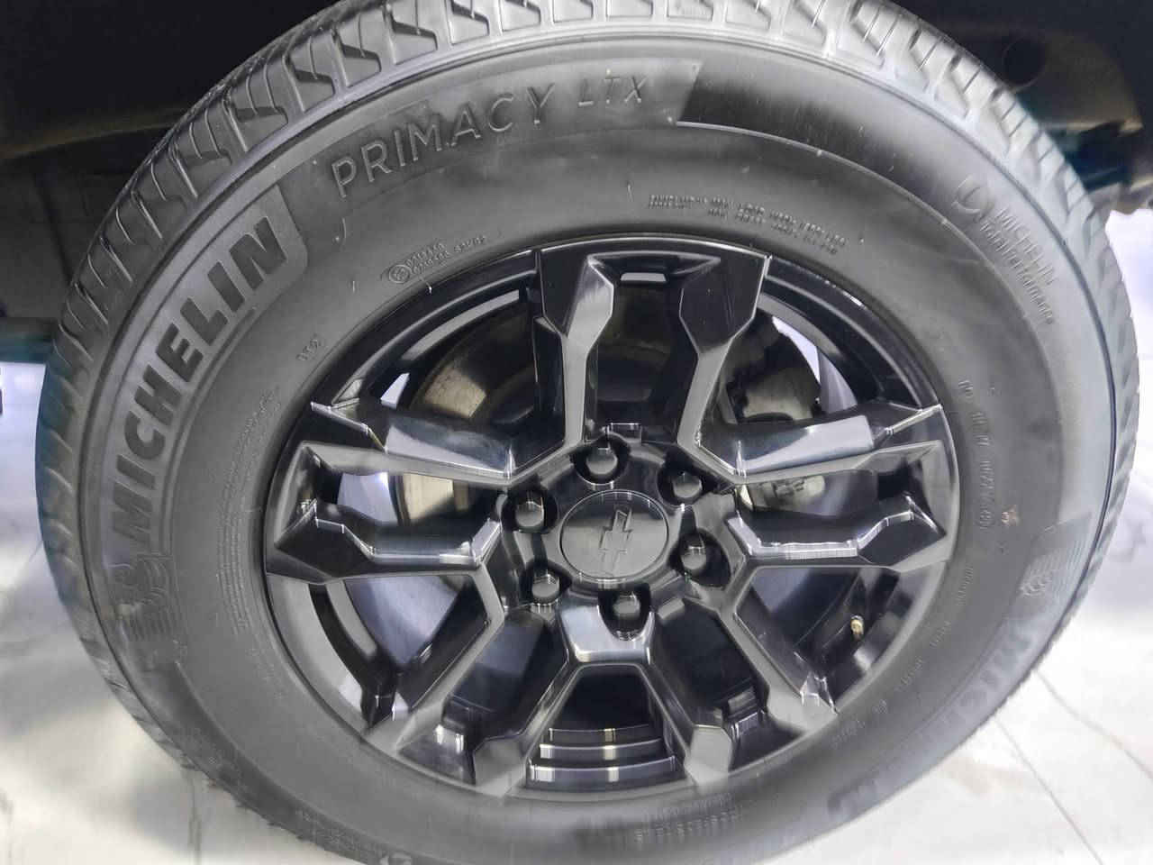 السلام عليكم بسم الله ماشاء الله
للبيع شوفر سلفرادو 2023
المحرك 8 سلندر 5300 دفع رباعي 4X4
بيع فقط بدون مراوس الحادث بنيد وجاملغ امامي يمين
مواصفاتها معروفة بدي قصير باب طويل مرغوب 
السعر 245$
الاتصال فقط 
***********
***********
رقم اربيل
