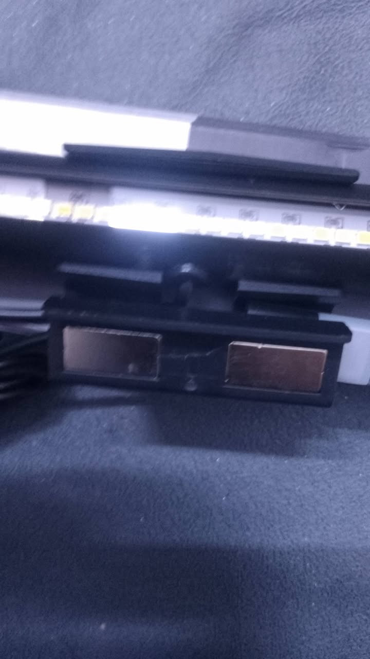 إضاءة لتقليل الوهج والانعكاسات على الشاشة وتخفيف إجهاد العين. 
إمكانية تعديل السطوع ودرجة حرارة اللون (أبيض دافئ، أبيض طبيعي، أبيض نقي) بحرية. 
يعمل بالاتصال بأي منفذ USB (كمبيوتر، محول، باور بانك).
سعر الكبيرة 25 الف
سعر الصغيرة 20 الف
يتوفر توصيل


**إذا كنت صاحب هذا الإعلان وتريد حذفه لأي سبب، رجاءا أرسل رسالة إلى الدعم الفني**