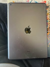 ايباد ٩ ٦٤ • بطارية ٨٠٪ • قلم وشاحن