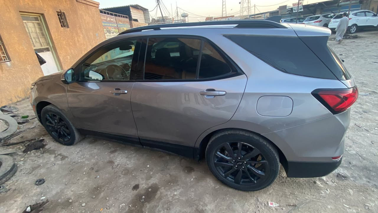 كونكس 2024
فئة Rs لون رصاصي بلاك توب 
فول عدا الفتحه 
السعر 160$ 
ميسان
***********
