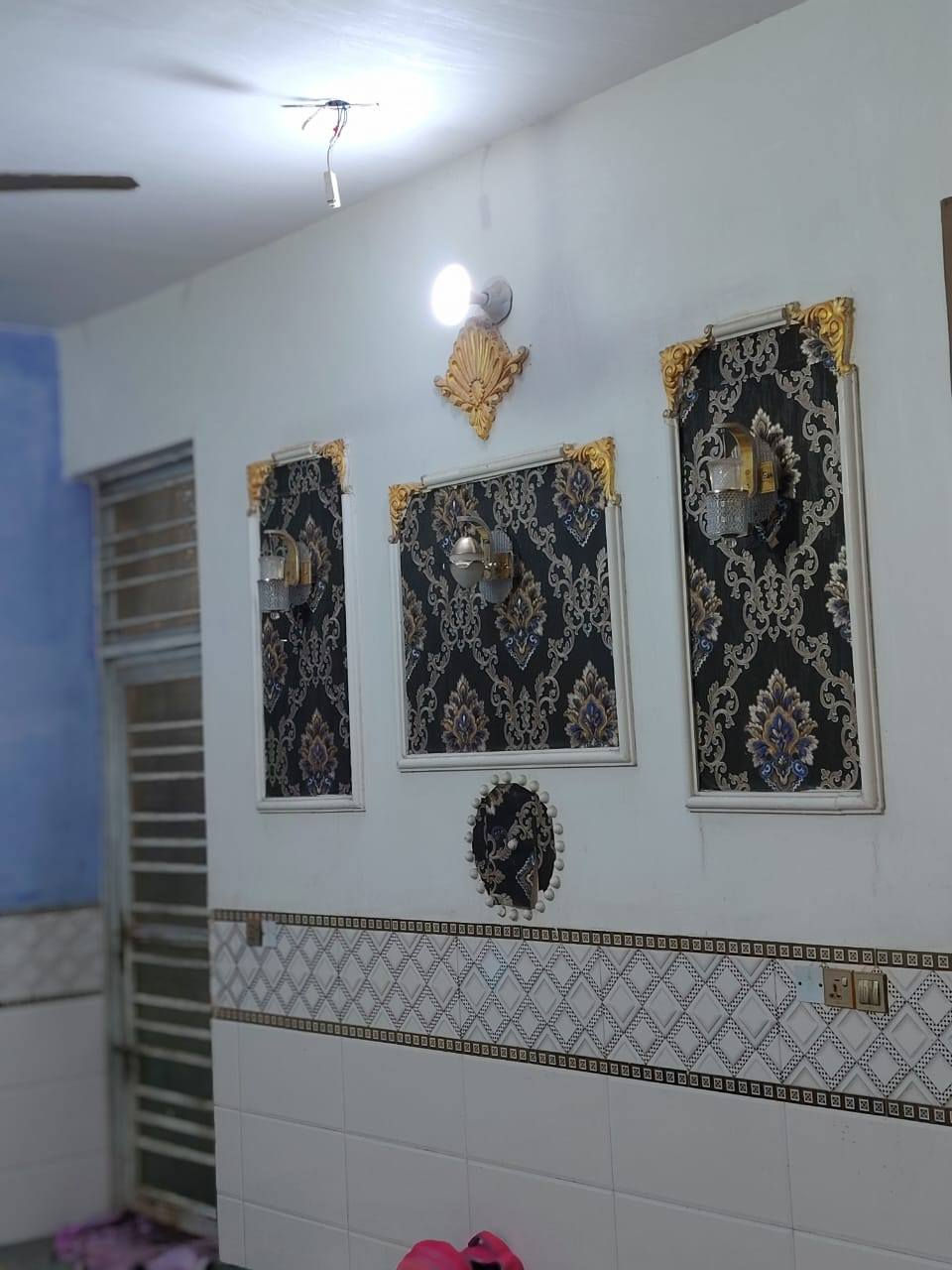 يوجد بيت حديث للبيع
طابوا زراعي السعر ٩٠
المساحة 200 

حلة ابي غرق حي ابو اسد 

***********
