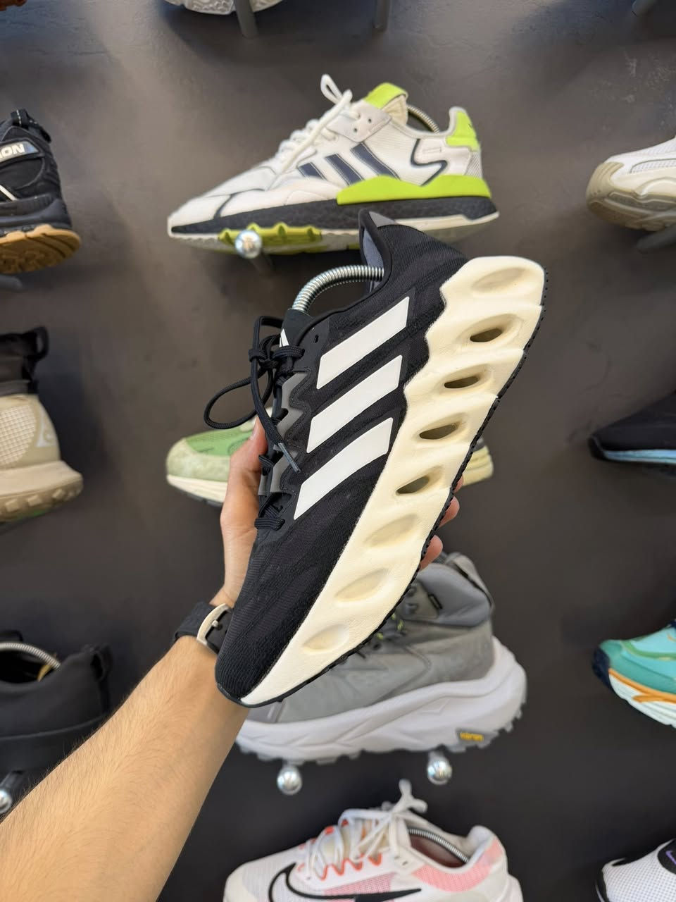 كسر باله امريكي بس نوادر🔥
للحجز مراسله الصفحه📫
📍بغداد-الحريه-مقابل الضريبه
📞***********
