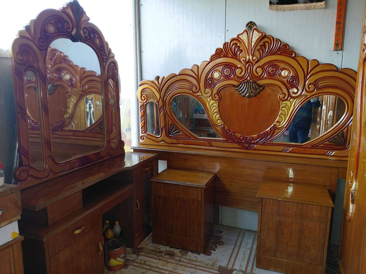 غرف نوم عدد اثنين طابقين داخل وخارج صاج ضهر جرجوبه خمسه ملم باب النص سلايت نظام التركي عنوانهم كوت حي الجهاد شارع النجارين نجارة ومعرض الحجامي الاتصال او مراسلة الصفحه ***********
