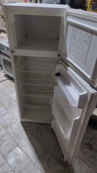 ثلاجه • ٩قدم • نقص غاز