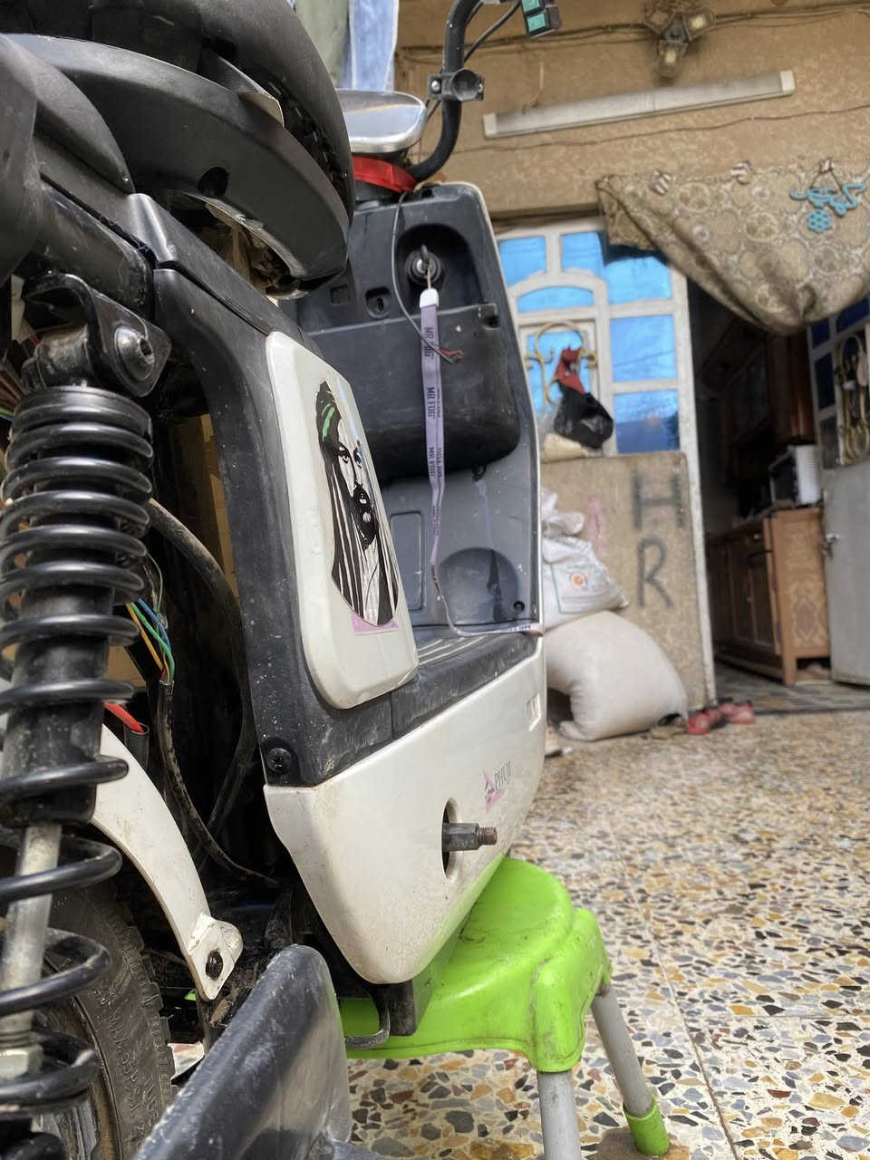 السلام عليكم دراجه شحن للبيع
4بطاريات
السرعه80
نظيفة، 
العنوان بغداد الغزالية
***********
