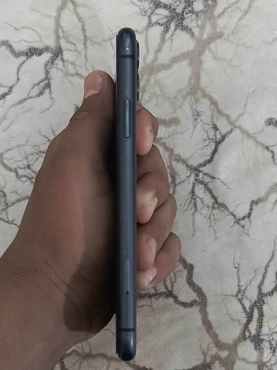 سلام عليكم ورحمه الله وبركاته 
جهاز 11عادي ذاكره 128بطاريه75
جهاز جديد وريد ابيعه السعر خاص 
متواجد على المازنجز ***********
