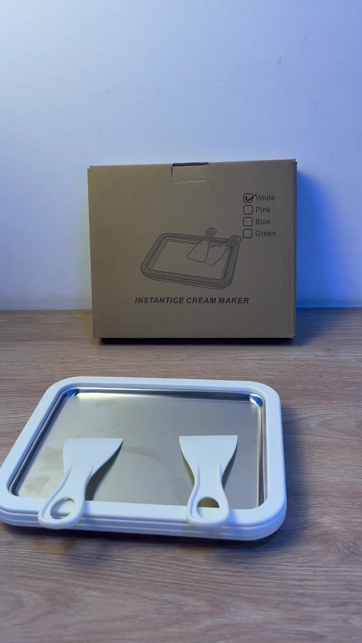 وداعاً لانتظار دورك في محل الآيس كريم! 🍦🏠
هل تحب مشاهدة "رول الآيس كريم" وهو يُصنع أمامك؟ الآن، أنت الشيف! 👨‍🍳✨
مع صانعة الآيس كريم الرول المنزلية، المتعة تبدأ من التحضير:
 * تجميد فوري: بورد سحري يحول الحليب والفواكه إلى آيس كريم في دقائق.
 * أمان تام: بدون كهرباء أو أسلاك، مثالي ليشاركك أطفالك المرح بأمان.
 * نكهات لا حصر لها: جرب النوتيلا، الأوريو، أو الفواكه الطازجة.. الخيار لك!
 * سهولة التنظيف: تصميم عملي يجعلك تعيد استخدامه يومياً دون عناء.
المجموعة تشمل: (البورد السحري + كاشطات الرول الاحترافية).

 "الكمية محدودة جداً بسبب الطلب المرتفع.. احجز قطعتك الآن قبل نفاذ المخزون!"

#آيس_كريم #ايسكريم_رول #حلى_بارد #حلويات_منزلية #ايسكريم_صاج آيسكريم_بيتي حلويات_سريعة


**إذا كنت صاحب هذا الإعلان وتريد حذفه لأي سبب، رجاءا أرسل رسالة إلى الدعم الفني**