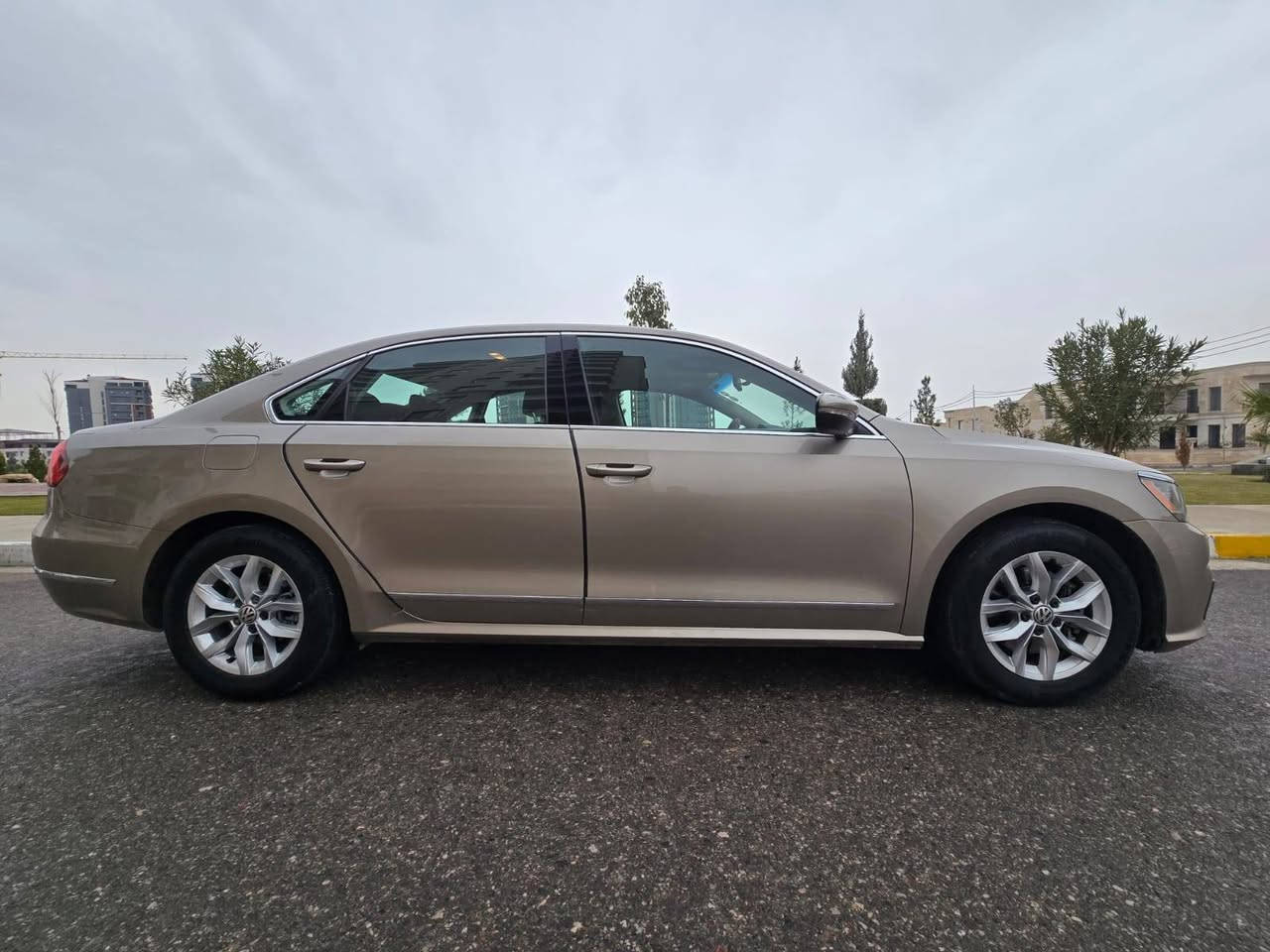 باسات 2016
محرك 18 تيربو
وارد امريكي صورة الحادث بامريكا مرفق
ستيرن تحكمات 
تثبيت سرعة 
تحكمات مسجل 
تحكمات شاشة 
جامات كهربائية اوتو 
تشغيل مفتاح 
السيارة كلش نضيفة 
شغل واطلع بيها ولين ماتريد لعمان ماكو شي عليها
ماناقصها شي 
السيارة قطعتين صبغ بوند وجاملغ صورة الحادث مرفقة أربيل, العراق


**إذا كنت صاحب هذا الإعلان وتريد حذفه لأي سبب، رجاءا أرسل رسالة إلى الدعم الفني**