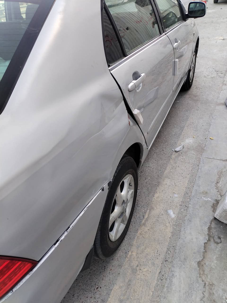السلام عليكم كورلا بيكاتشو موديل 2005 سياره جاهزه من كلشي  محرك كير كفاله  محرك 1600عندي بس هاي طخه جهت اليمنه تبريد ثلج طخم تاير جديد صدر حداديه كفاله رقم بغداد انكليزي سنويه 2027 تحويل مباشر السعر 75 الرقم ***********
