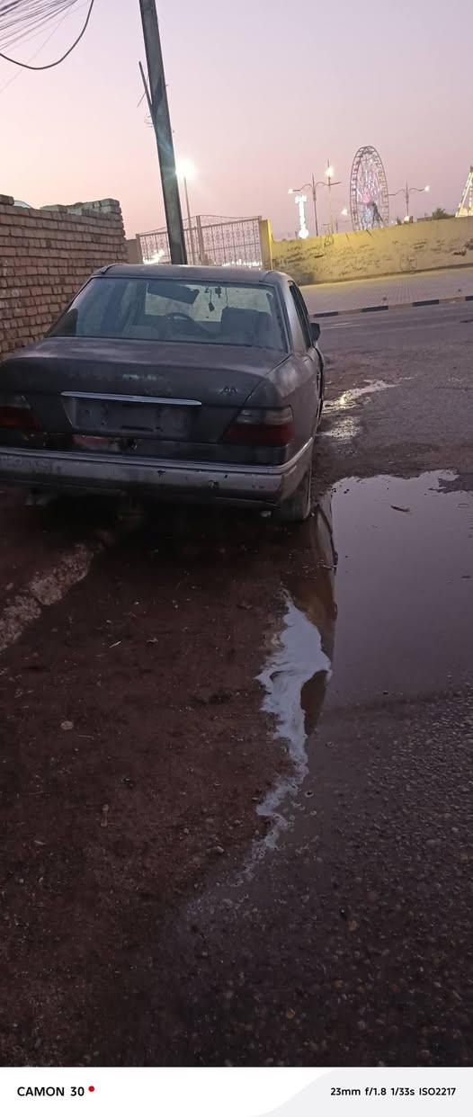 مارسدس  مديل 89 سنويه صاقطه من العشرين مكينتهه بطه ثنين ونص بيهه بكن رقم بغداد   بسمنه شرط المداور الاكس جديد الحداديه الخلفيه جديده سعرهه 27 ورقه و بيهه مجال للطيبين 
للعلم السياره غير شغاله الضفيره مال محرك فالته الاستفسار الرقم *********** المكان ميسان حي الحسين
