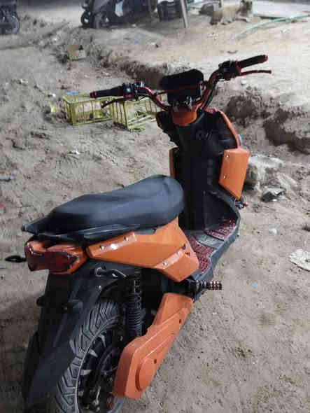 سلام عليكم دراجه سكنس جبلي رياضيه 6بطاريات سرعه 80حقيقي قبل سبوع طلعتها من الوكيل سعر 950 مكاني تنومه رقمي ***********
