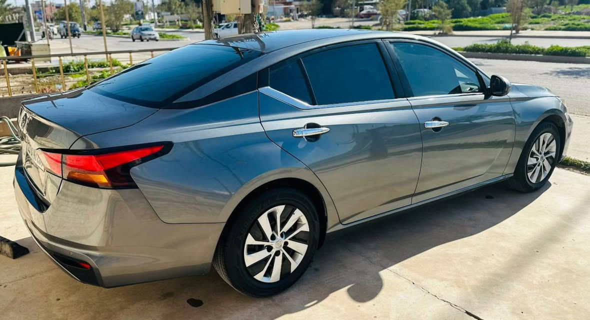 للبيع التيما S
سعر 152
***********
 بدون ايرباك 
موديل 2023 
الون نفطي 
ماشيه 31 
تحكم ستيرن 
تثبيت سرعه 
كاميرا خلفي 
بصمة تشغيل 
تشغيل عن بعد 
كير مكينه بشرط 
حداديه امامي خلفي بشرط 
تايرات وياله شركة 
السونار مع رقم الشاصي موجود بلمنشور 
رقم سليمانيه تحويل وكاله ثاني يوم 
مكان السياره ديالى خانقين
