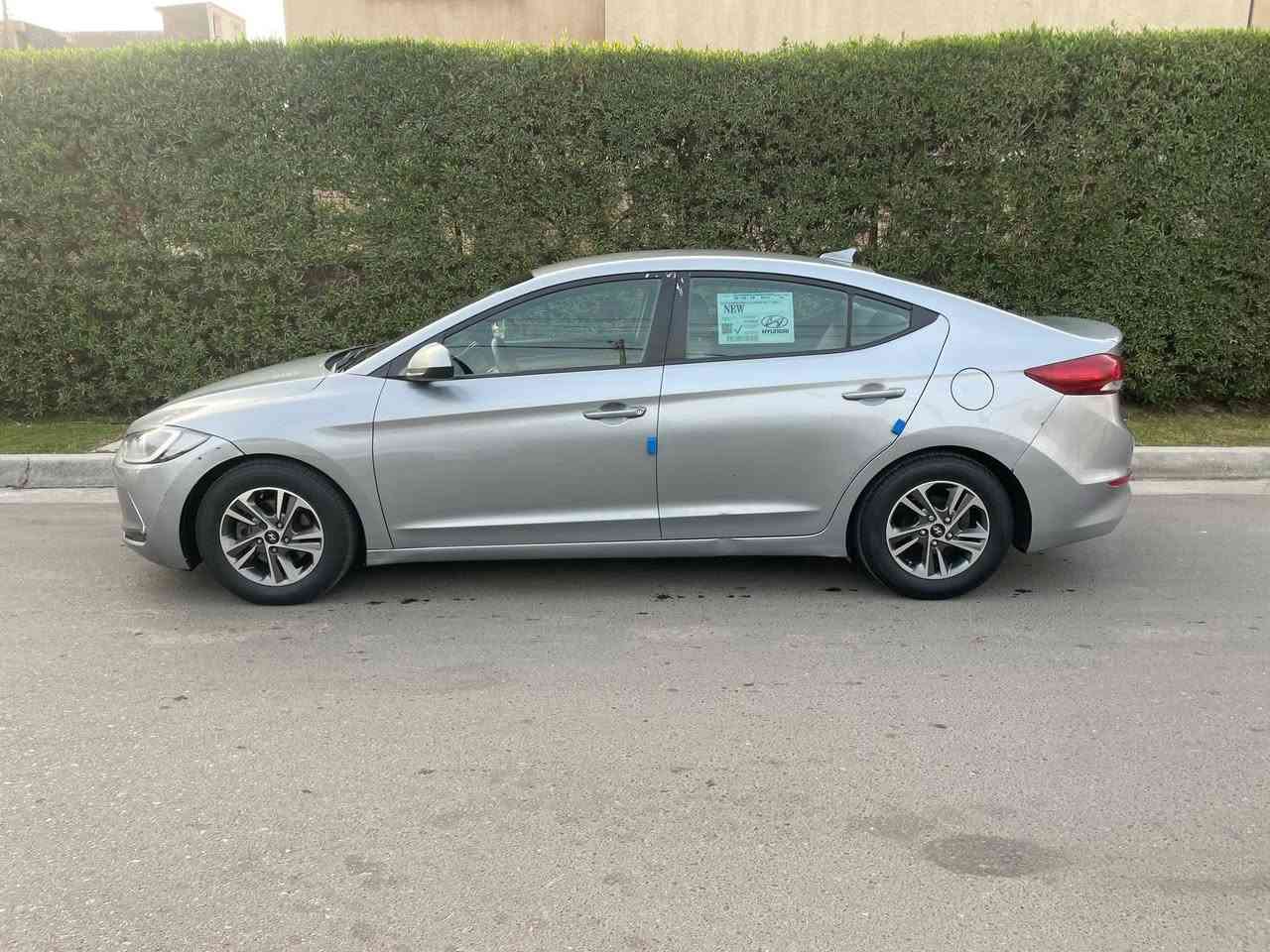 السلام عليكم للبيع فقط 
النترا ٢٠١٧ امريكي محرك ٢٠٠٠ دوش سيارة كلش نظيفة وجاهزه مابيها نقص حادثها بسيط بدون دواخل بنيد وقبغ الجنطة فقط صور الحادث موجوده سنوية وهزه ورقم كله جديد مكاني بغداد الاعظمية السعر ١١٤ ورقة اتصال ***********
