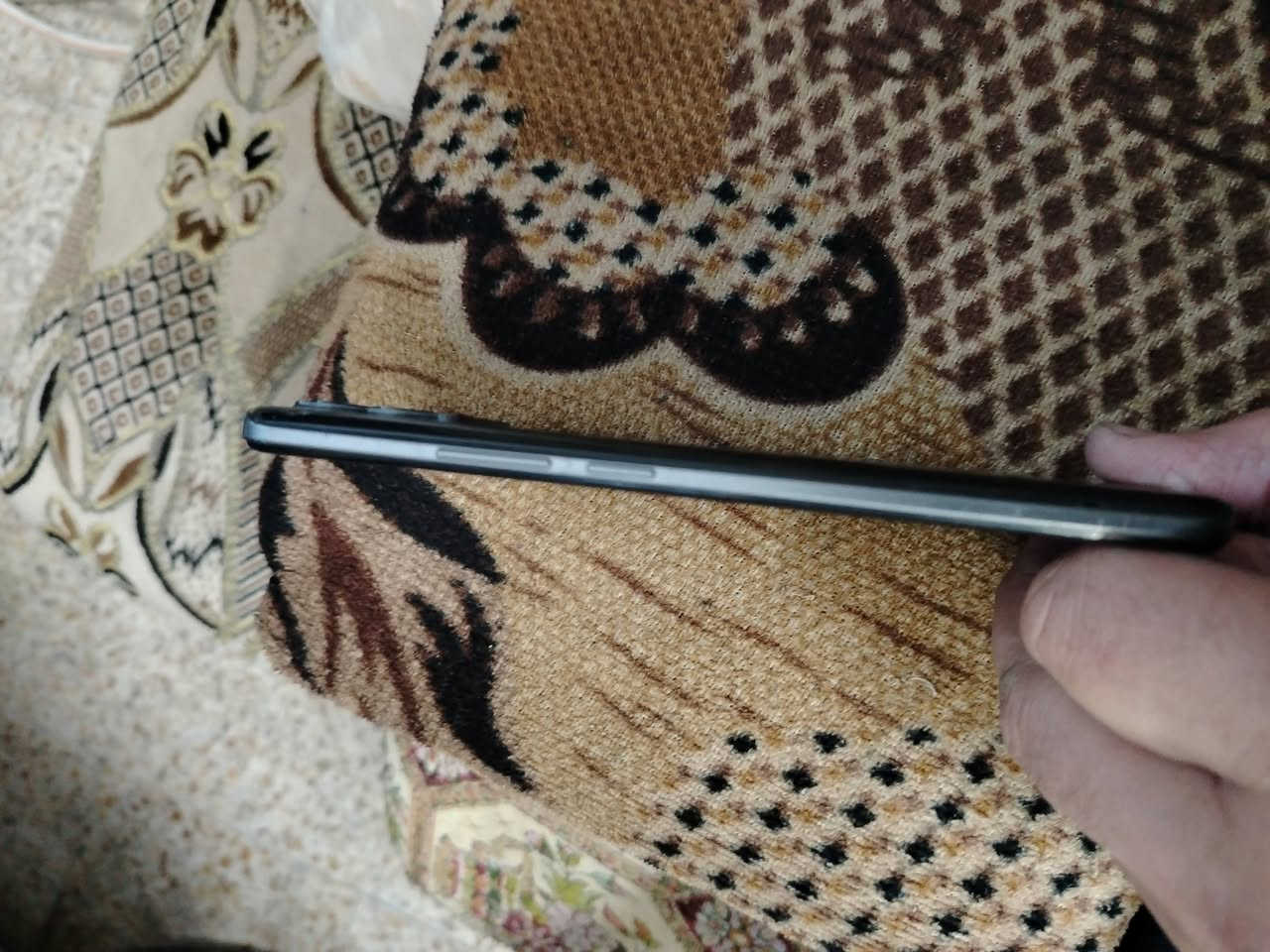 السلام عليكم جهاز ريلمي ٨ جهاز كلش نظيف بدون جلخ ذاكرة ١٢٨ سعة البطارية ٥٠٠٠ مللي امبير مواصفاته معروفة يجي بصمة بالشاشة جهاز وضع شركة بدون تصليح السعر ١١٠ وبيه مجال ***********
