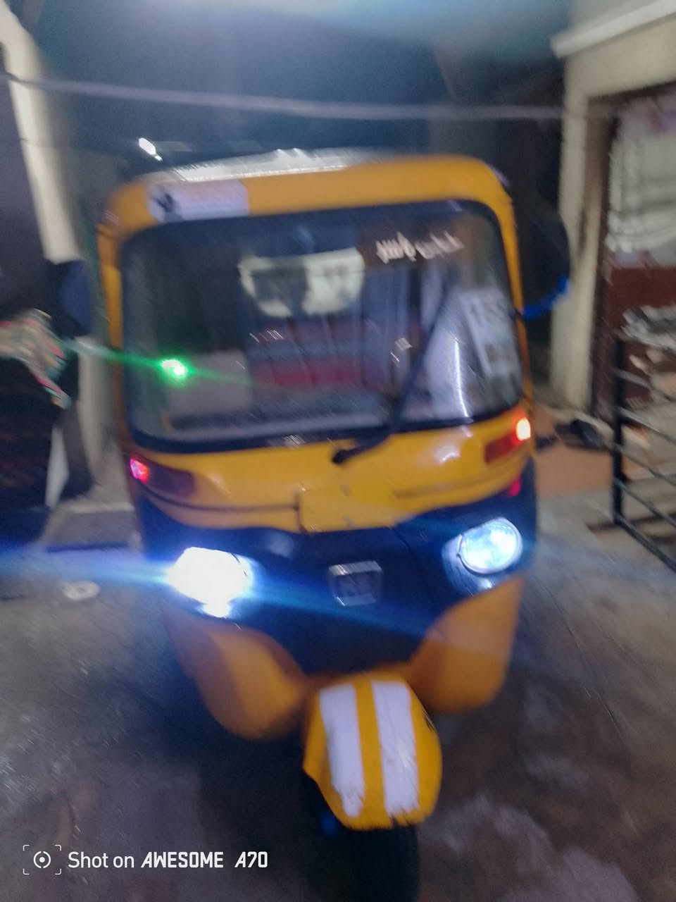 السلام عليكم تكتك22شهر ثامن رقم وسنويه بسمي بيه بارد رصعه بل لغد ونكادات يم دوسات مامسويهن المحرك زنجيل  مبدل بي لاستفسار على رقم***********
