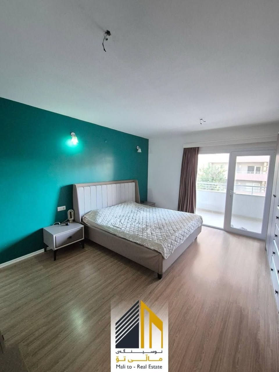 السلام عليكم 
شقة للبيع في محافظة السليمانية بجانب مستشفى اسيا وايضا مستشفى شورش 
في منطقة كاني با 
اسم المجمع: شارى بزشكان 
مساحة الشقة:145متر 
الطابق :الأرضي 
3 غرف نوم
وحدة من الغرف ماستر 
مخزن 
تحتوي على 3 سبالت + كاونتر 
كهرباء 24 ساعة 
ماء 24 ساعة 
خدمات من كل النواحي موجودة سواء سيكورتي او نضافه 
يحتوي المجمع على كافة الأمور الترفيهية 
لتفاصيل اكثر اتصل على الرقم وبخدمتكم 
***********
