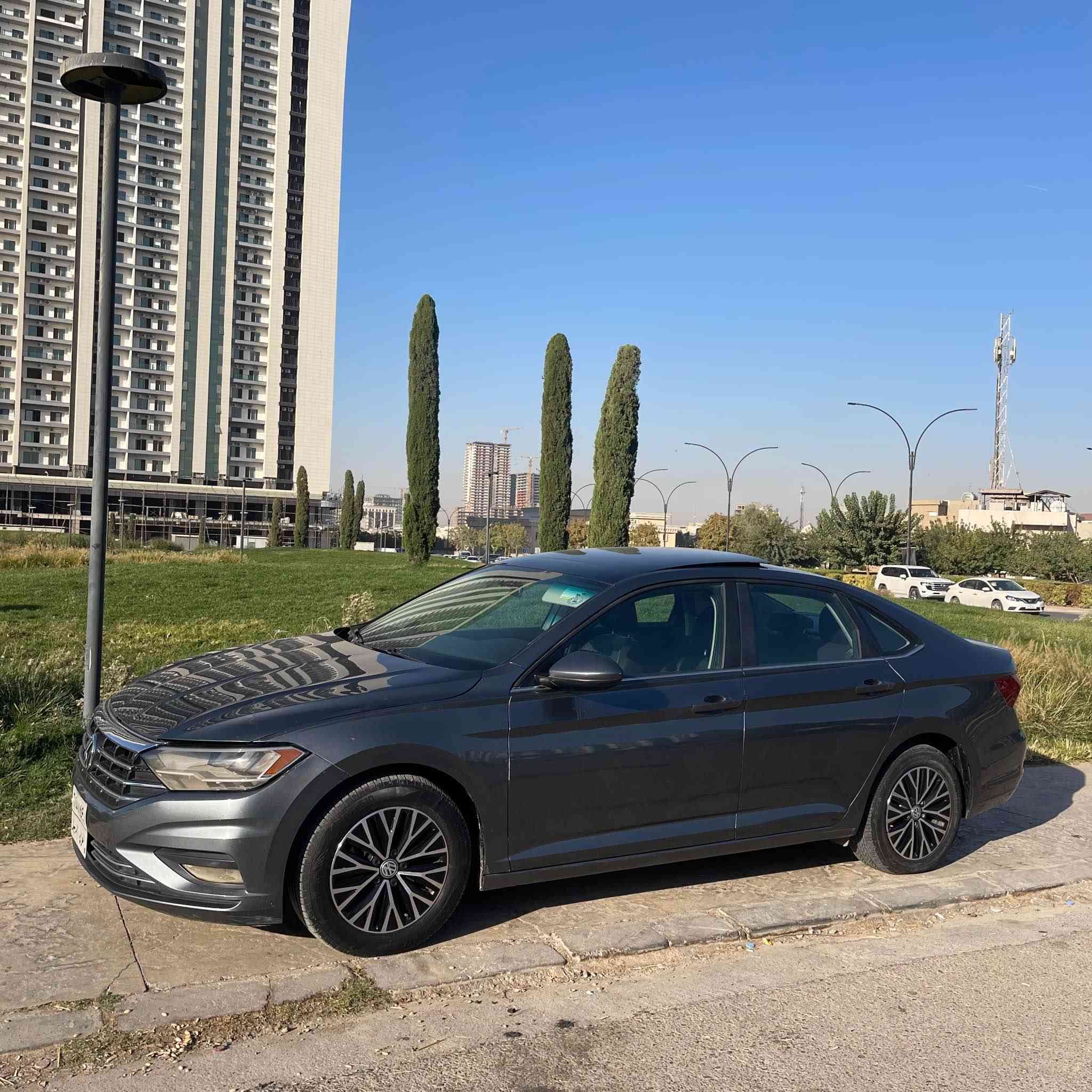 wv jetta 2019 se 
مواصفات se پانوراما بسمة شغال
كوشن جلد هيتر رادار پيش و پشت و ئاوينة 
مةكينة ١٤ توربو مرغوب 
گير و مةكينة برد شاسى بەشەرت 
راديتة و بوابة بيلادى بة شةرتى حماوة 
١  چاملغى پيشةوة لاى سايةق لة امريكا بوياغة بئ شاسى
٢ دةرگاى لاى سكن لة هةولير بوياغة 
فعص و هةزةى نوى ية 
3VWC57BU8KM168876
سعرى ١٣٧ مجالةكى برايانة  
*********** أربيل, العراق
