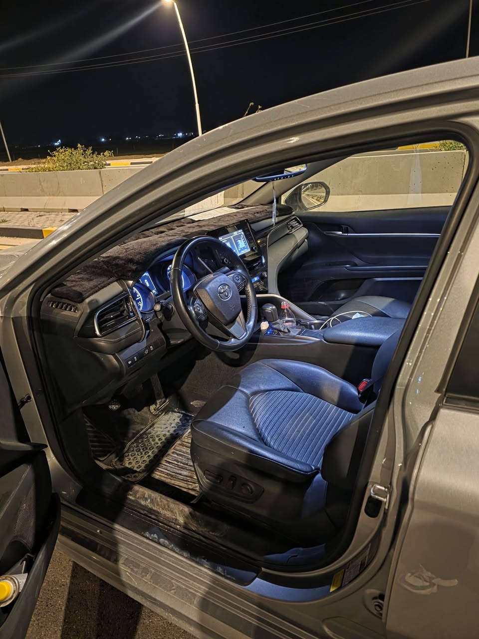 السلام عليكم كامري 2023 SE للبيع السونار موجود بالصور 
***********
