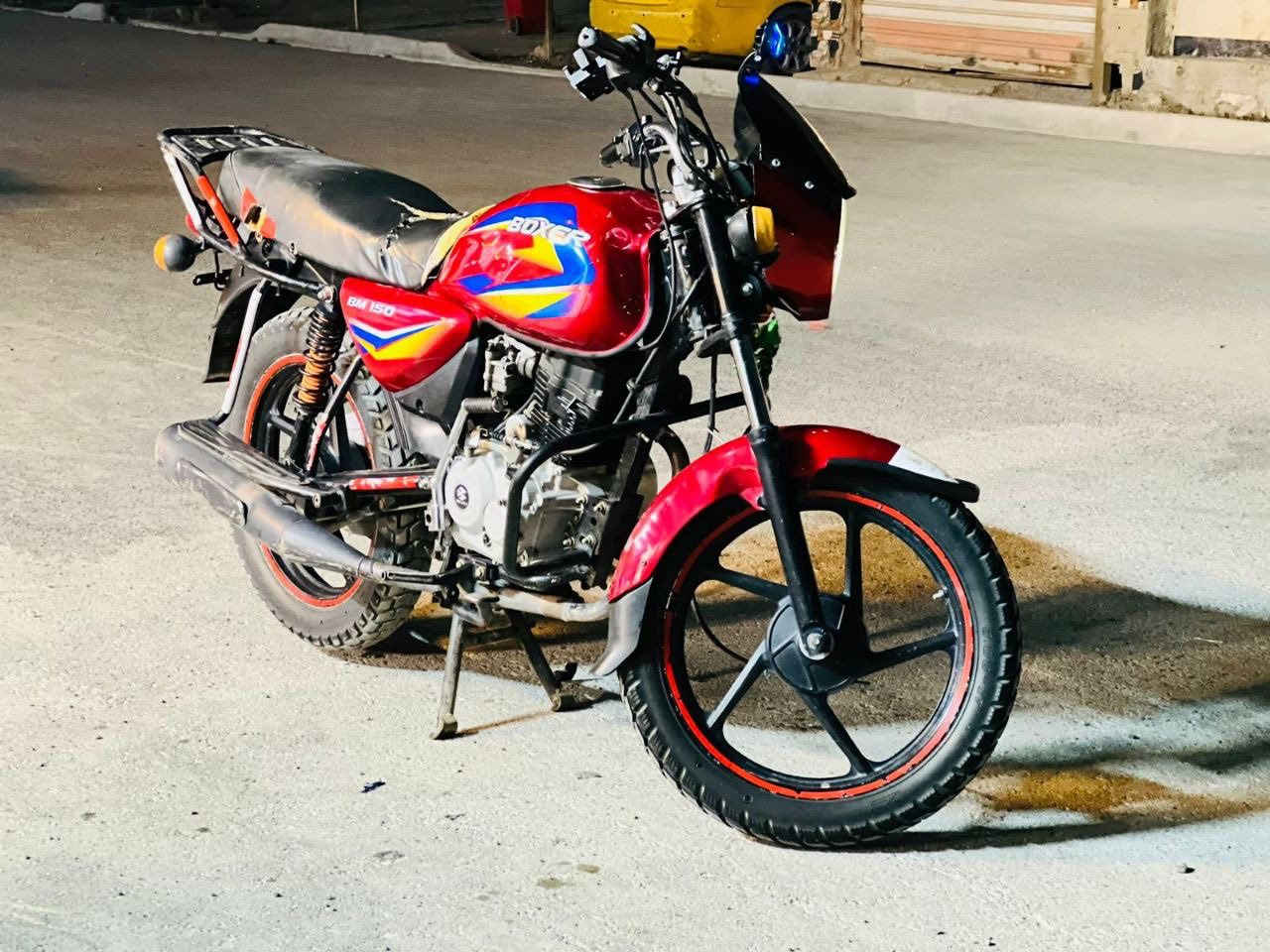 السلام عليكم /
دراجه بوكسر للبيع / موديل 2021
  / نضافه ٩٠ % / تجي تشوف بعينك
اوراقهه اصورليه كامله باسمي باركود /
اني ماشي بالمعامله واصله للهزه /
 مدفوعه غرامات وسرقات/
كل عشره ايام ابدللهة دهـن الله شاهد علي/
مجفته مره وحده شركه وبعد بيهه ضمان ٦ اشهر اي شي يصير بالمكينه يتصلح مجاني لان بعدهـي بضمان تجفيت الشركه /صوتهه كلش ناعم
مكاني /بغداد الرأسه / جامع الامام علي 
السعر: مليون وبيهه مجال 

للتواصل فقط واتساب ((.   ***********.   ))
