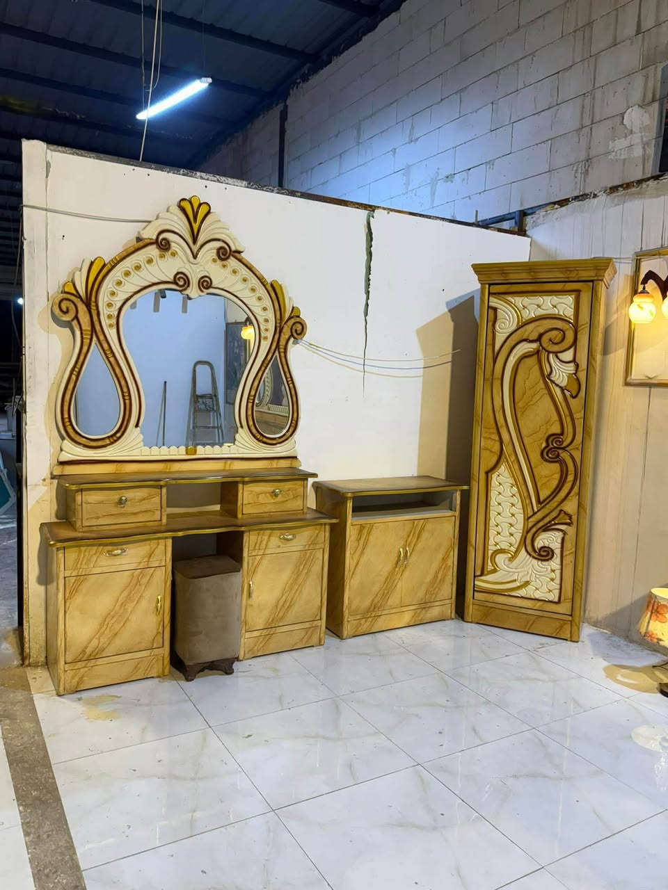 غرفه مرمي صبغ حراري
السعر ٨٠٠ بيهة مجال ***********🌸
شد نقل داخل بغداد مجاني محافظات بكروة
نضافه ٩٠
