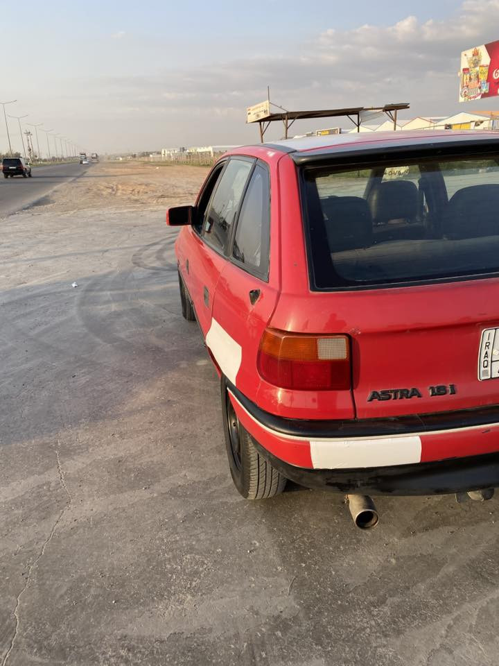 سلام وعليكم  ئۆپڵ ئەسترا بۆ فرۆشتن   سعری٣٥ گەڵا تەحویل بەشەرتە   ٢٠١٨ سەنەوی بەسەر چوە مۆدیل ١٩٩٢😇       ***********
