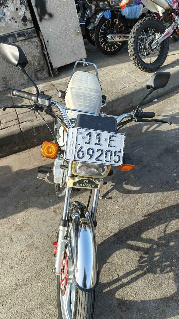 السلام عليكم دراجه ايراني ٥كير دراجه كامله رقم بغداد ***********السعر مليون ٨٠٠وبيها مجال
