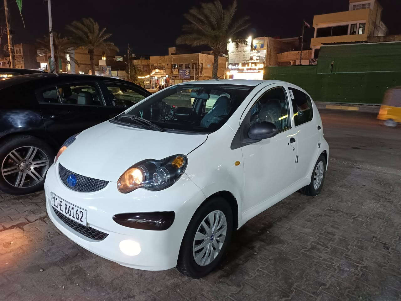 السلام عليكم
 ByD F0 موديل 2013 على وضع الشركه زيرو ماشيه 112 شرط قطره صبغ مابيهه لا بارد ولا معجون ولا تبديل سياره بلاديه وجاهزه للاخير
1-بصمه 
2-شاشه تاب 
3-كامره 

 تخم تاير ودسكات 
ومنضومه مي جديده سياره مال بيت 
كلوب نقص مابيهه وكلهه ع شركه 
سياره بيهه حته دفتر اخراجيه مال سفر 
سنويه وهزه ورقم جديد 
سياره شكد متكول جديده جديده 
مكاني بغداد الدوره 
السعر 50 

*********** 

رجاء رجاء رجاء اذا متعرفلهه اتركهه الله يرضه عليك السياره جنايتهه يعرفون قيمتهه
